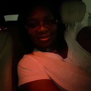 Meet your Posher, Latosha